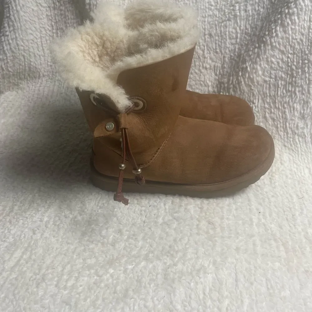 UGG Maia Chestnut suede sheepskin cuff short Boots  SZ7